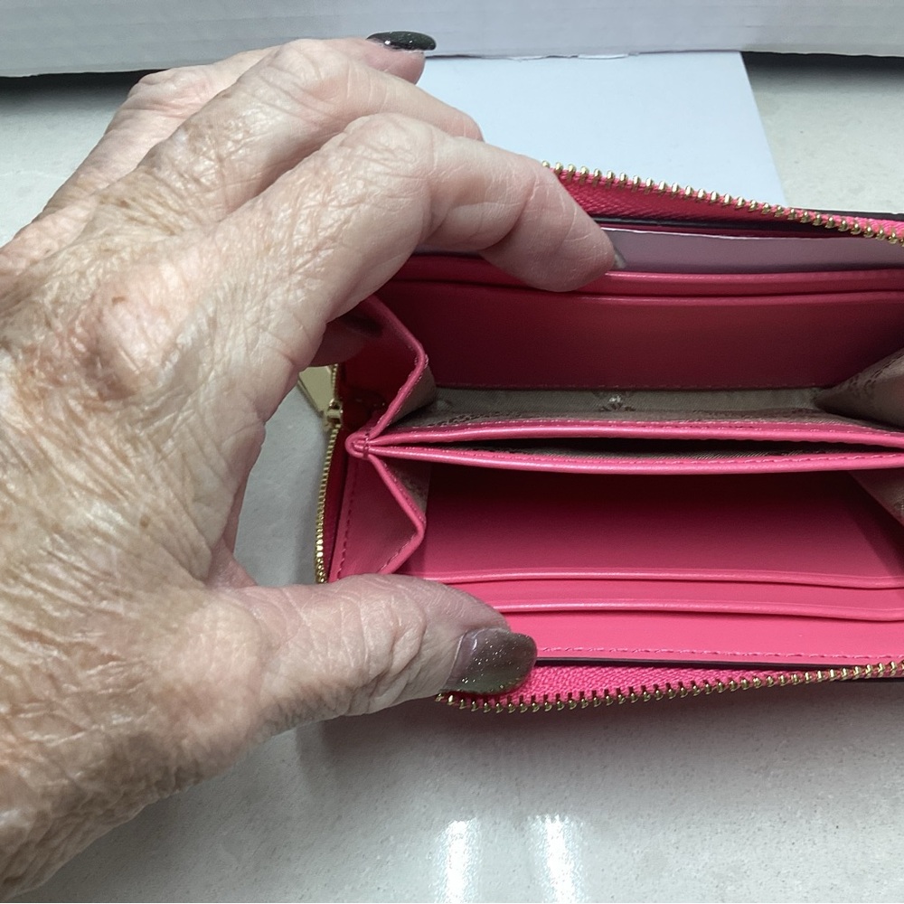 Michael Kors Wallet NWOT in a Pretty Pink - Picture 9 of 9